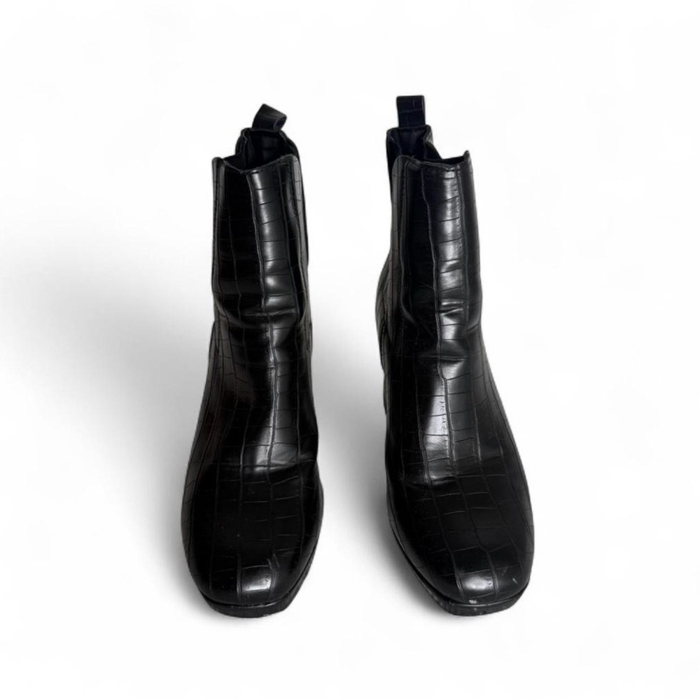 Women's Black Croc-Embossed Heeled Chelsea Boots